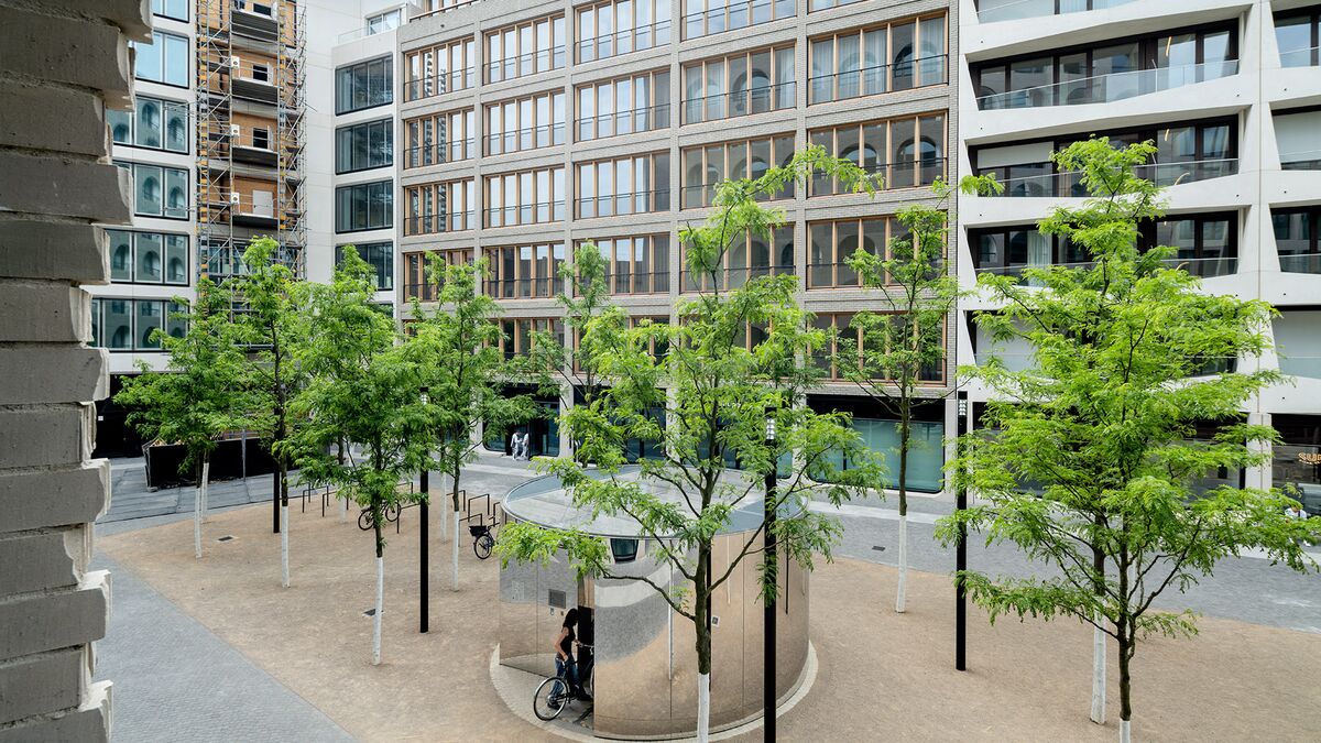 Ansicht aus der Luft auf ein Fahrradparksystem in Berlin