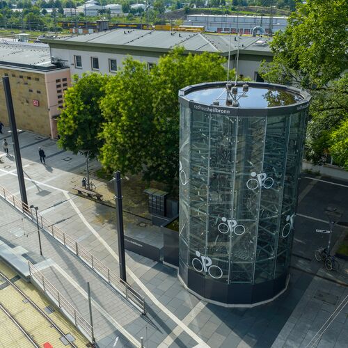 Ansicht aus der Luft auf den Bikesafe am Hauptbahnhof in Heilbronn