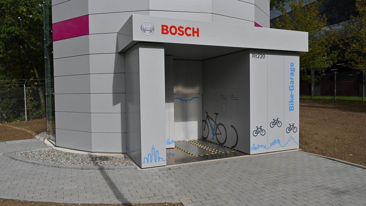 Foto des Einfahrtsbereich des Fahrradparksystems