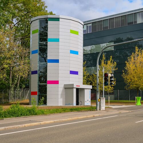 Außenansicht eines Fahrradparkturms