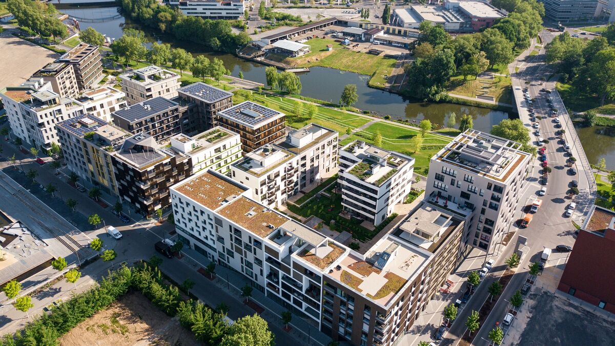Ansicht aus der Luft auf das gesamte Gelände des Neckarbogen in Heilbronn