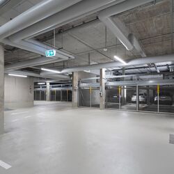 Übersicht über die WÖHR Combilifte in der Tiefgarage in der Totalansicht