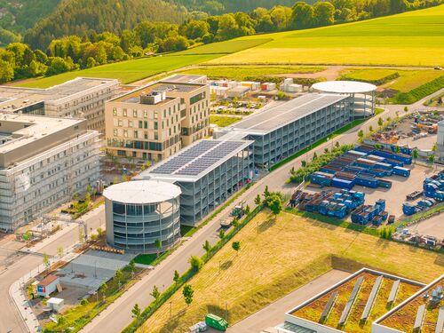 Ansicht aus der Luft auf das gesamte Gelände des Gesundheitscampus Calw