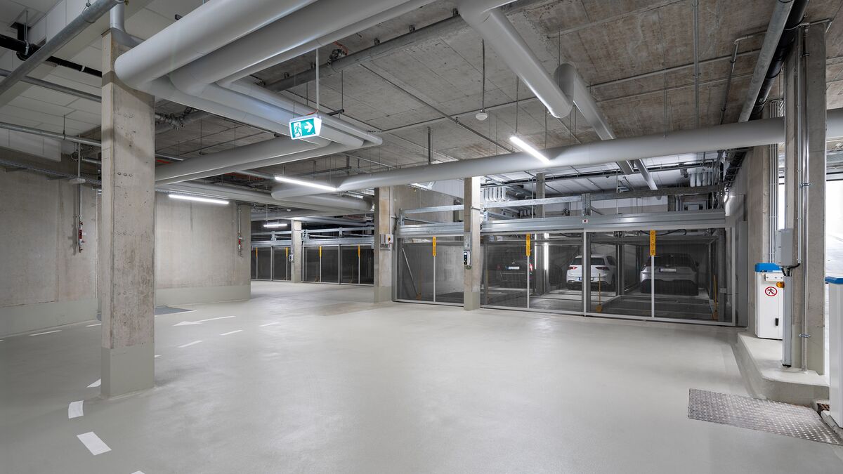 Übersicht über die WÖHR Combilifte in der Tiefgarage in der Totalansicht