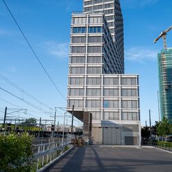 Außenansicht des Franklinturms in Zürich