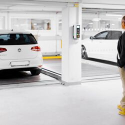 woehr_combilift_carparkingsystem_autoparksystem.jpg